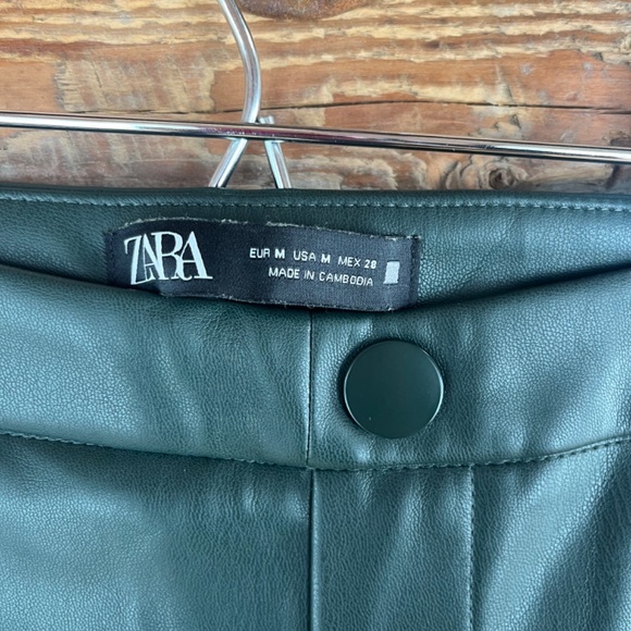 Zara Green faux leather pants Medium - Picture 3 of 4